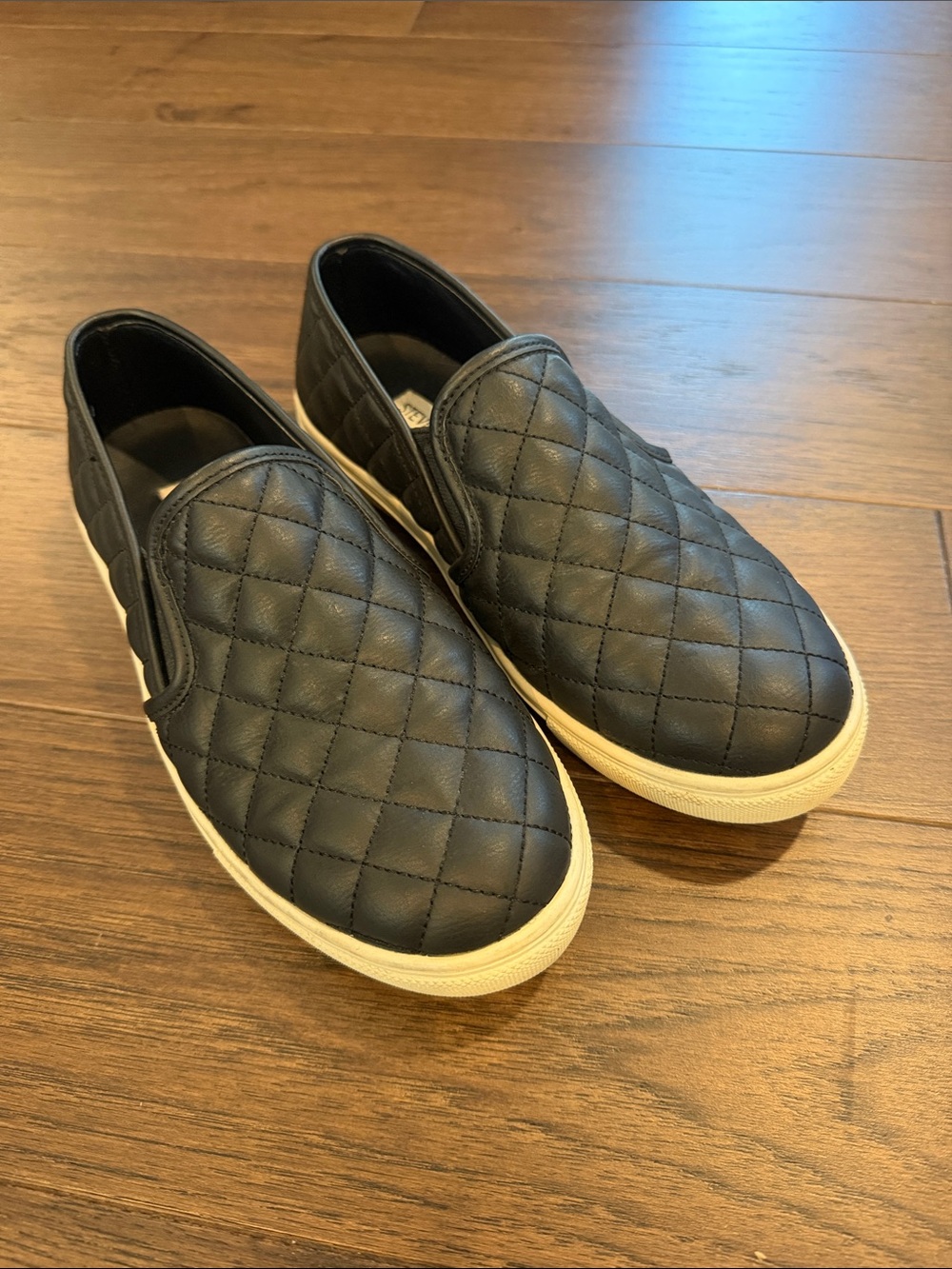 Steve Madden Ecentrcq Slip On Sneaker Black Size 6.5 - C54-036
